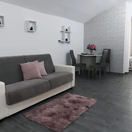 Appartamento Nicolai 165 *