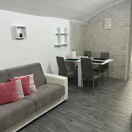 Nicolai 165 Apartman *